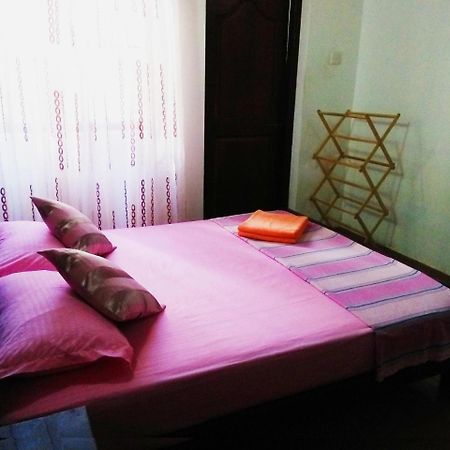 Ruslanka Homestay Ettukala Exterior photo